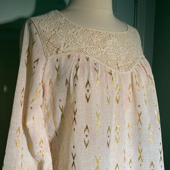 Xhilaration Tops - 🌿XHILARATION size M boho flowy floral and gold crochet detail long sleeve top